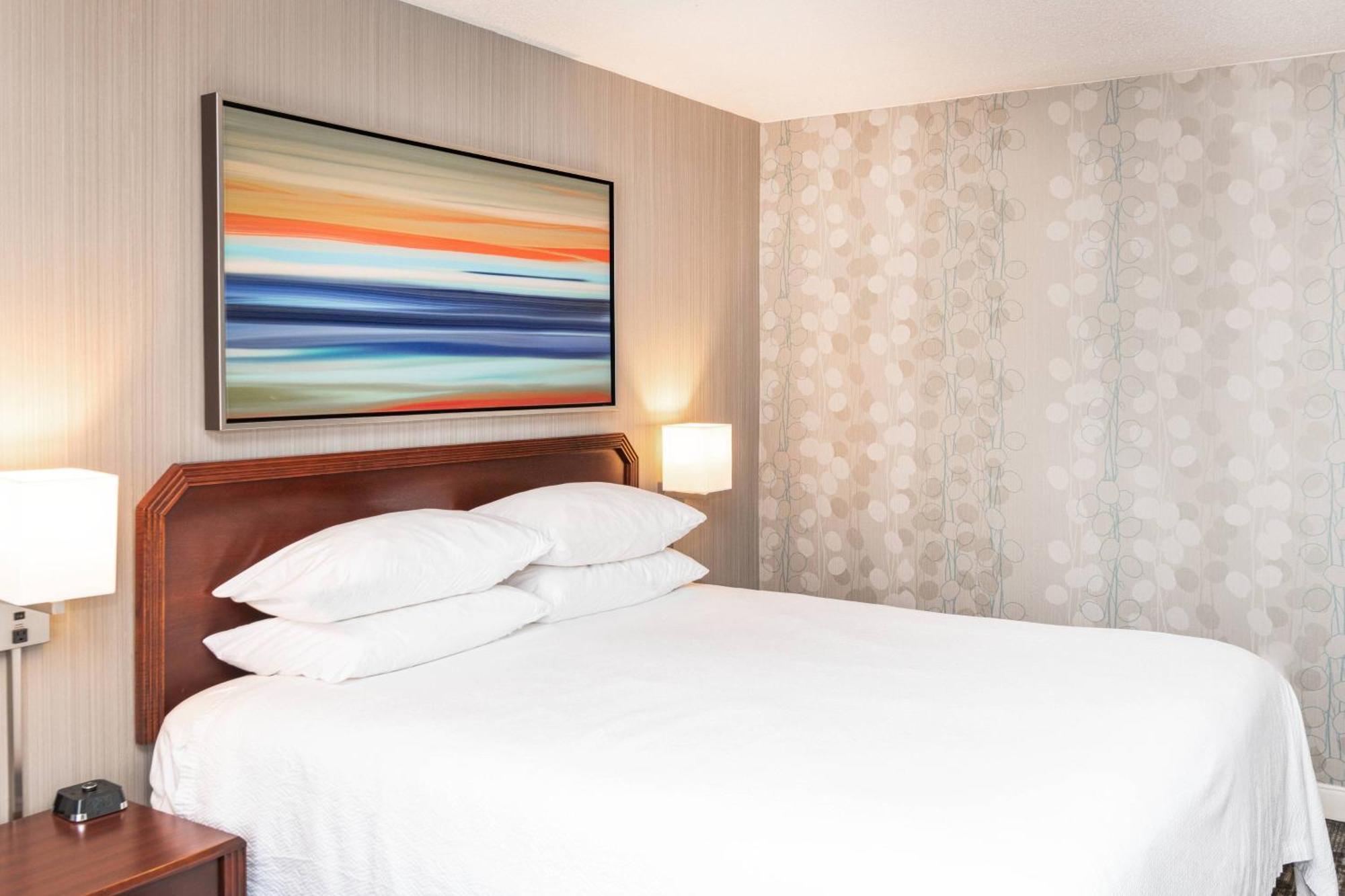 Courtyard By Marriott Bloomington Hotell Exteriör bild