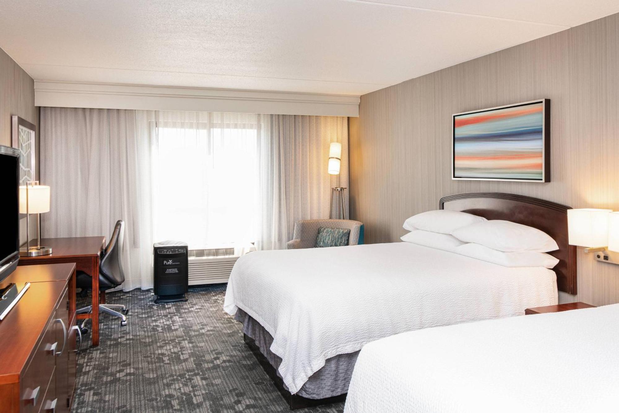 Courtyard By Marriott Bloomington Hotell Exteriör bild