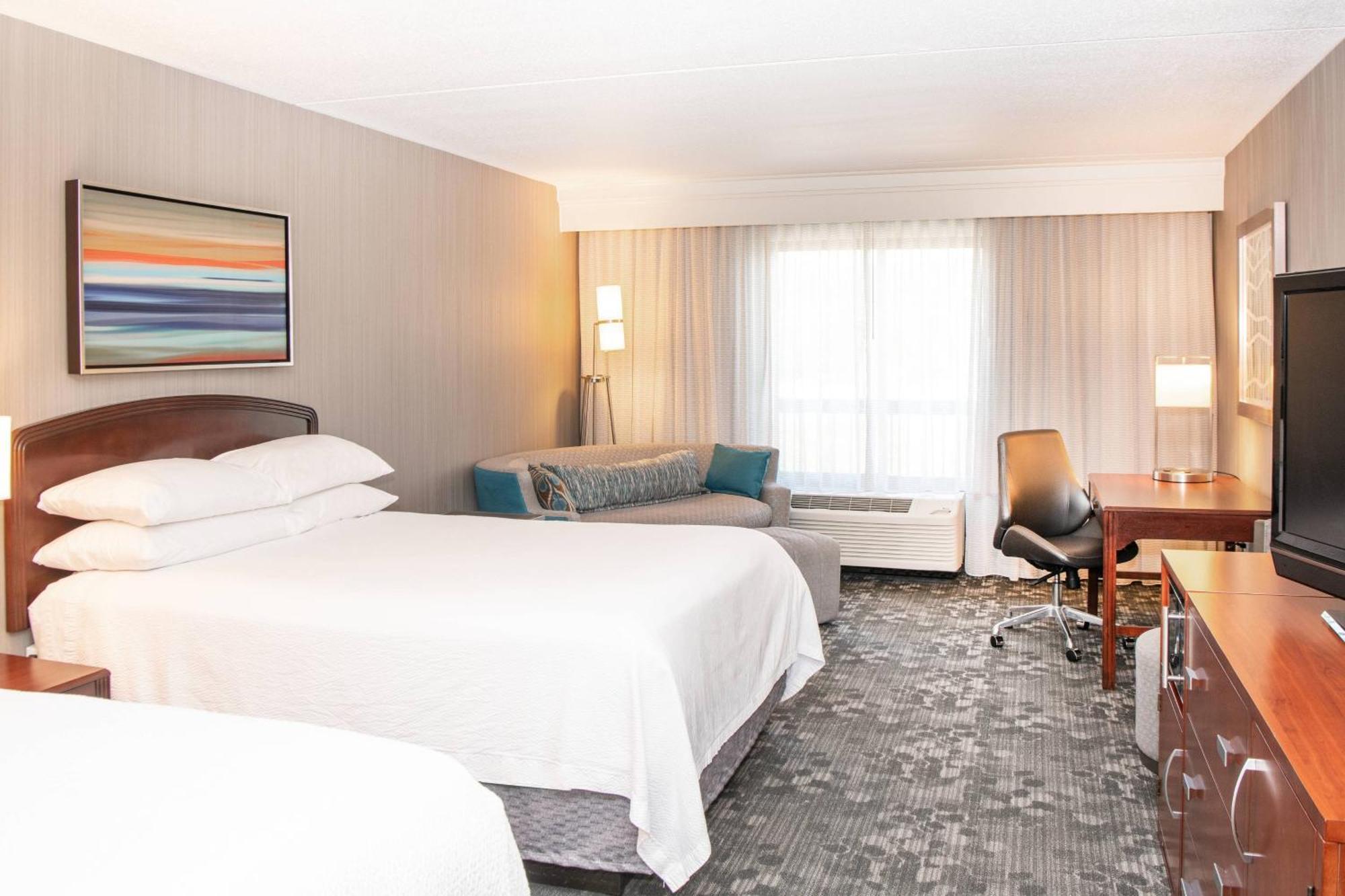 Courtyard By Marriott Bloomington Hotell Exteriör bild