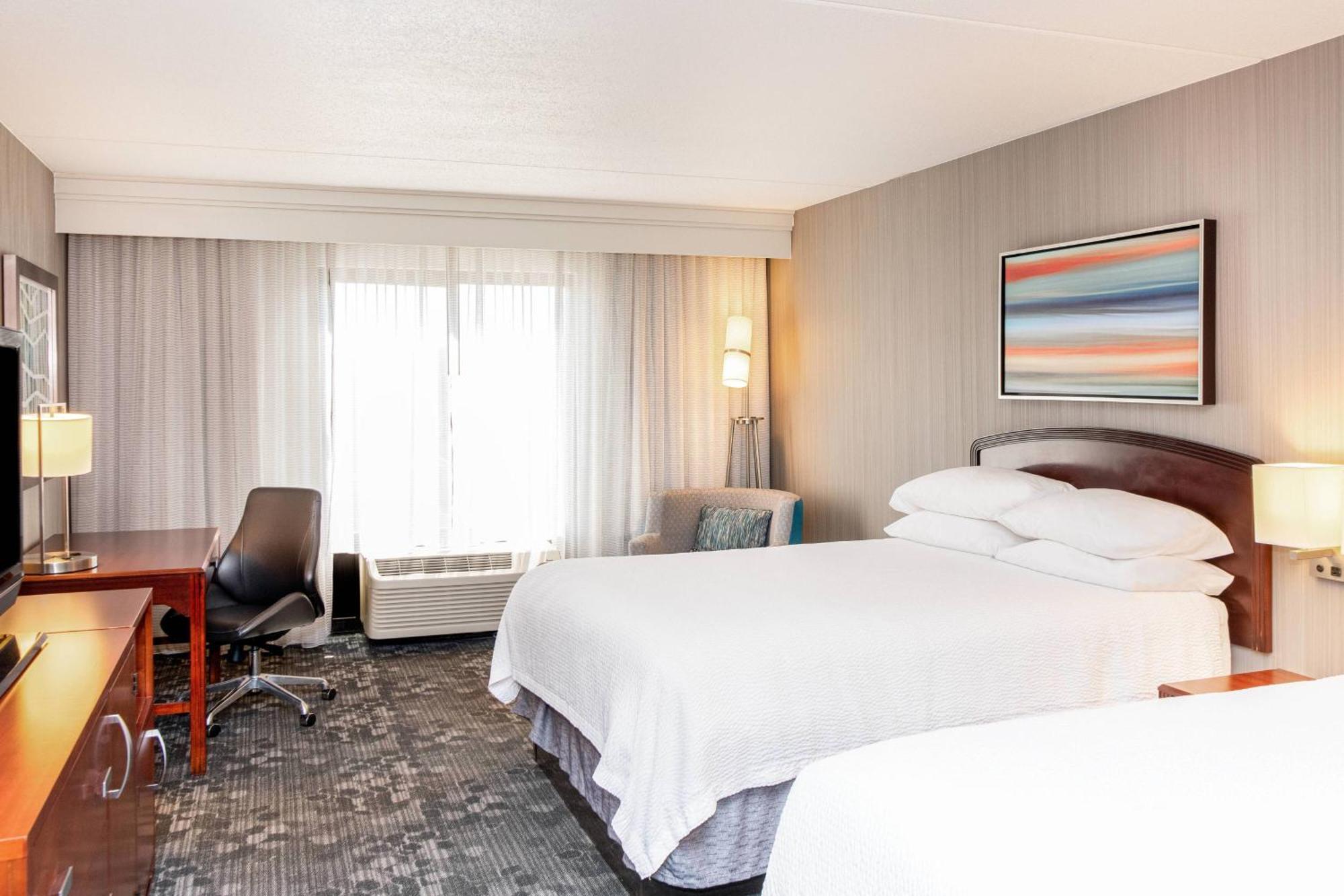 Courtyard By Marriott Bloomington Hotell Exteriör bild