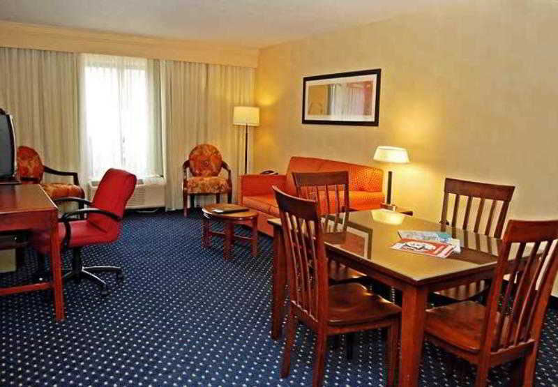 Courtyard By Marriott Bloomington Hotell Restaurang bild