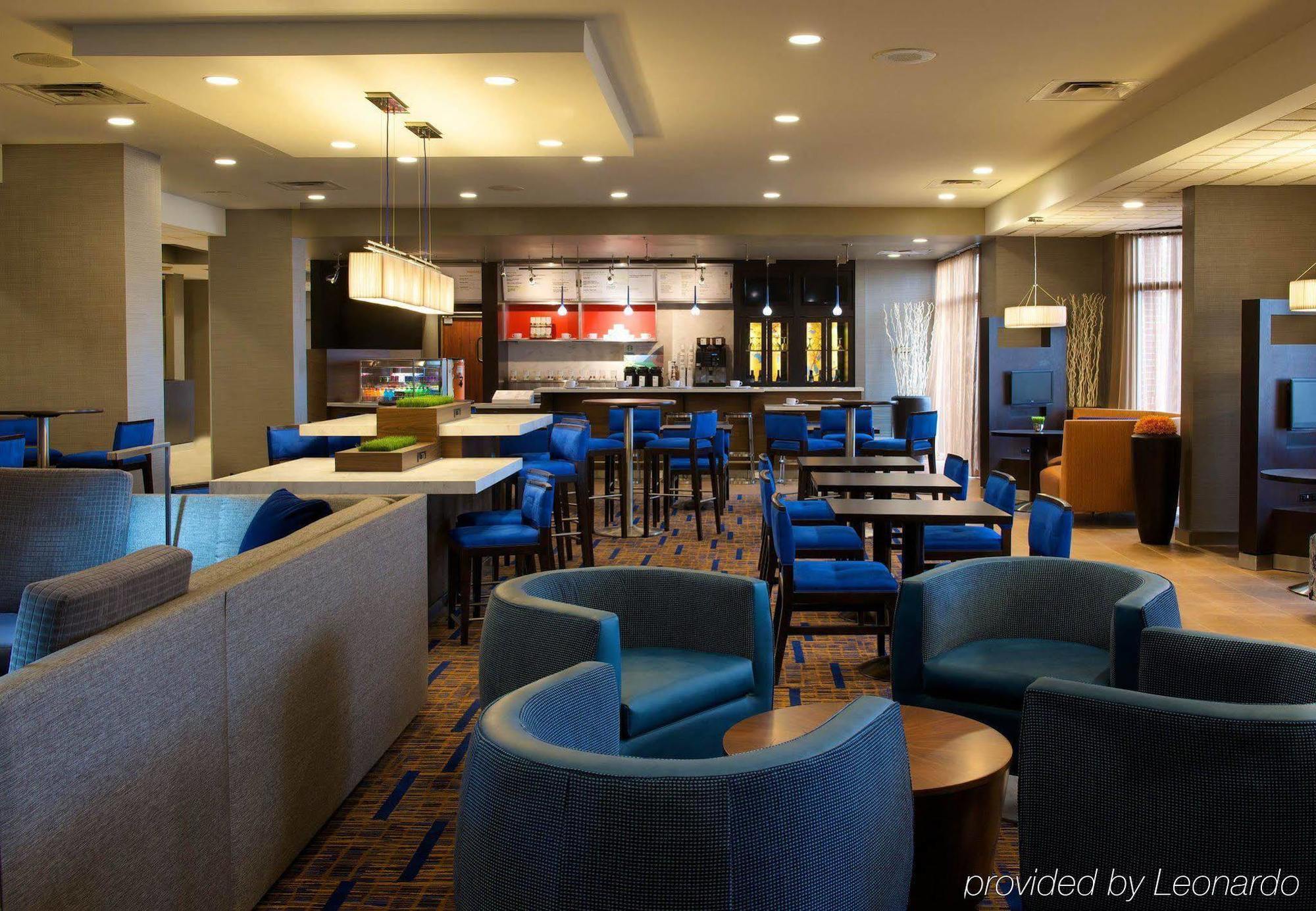 Courtyard By Marriott Bloomington Hotell Exteriör bild